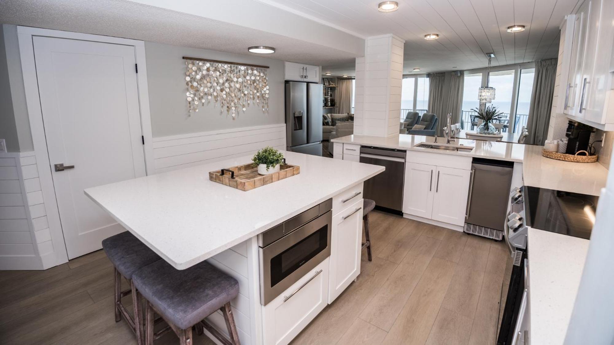 New Rental - 3Br 3Ba Corner Beachfront - 2024 Remodel - 3 Pools, Tiki Hut, Gym, Tennis Panama City Beach Esterno foto