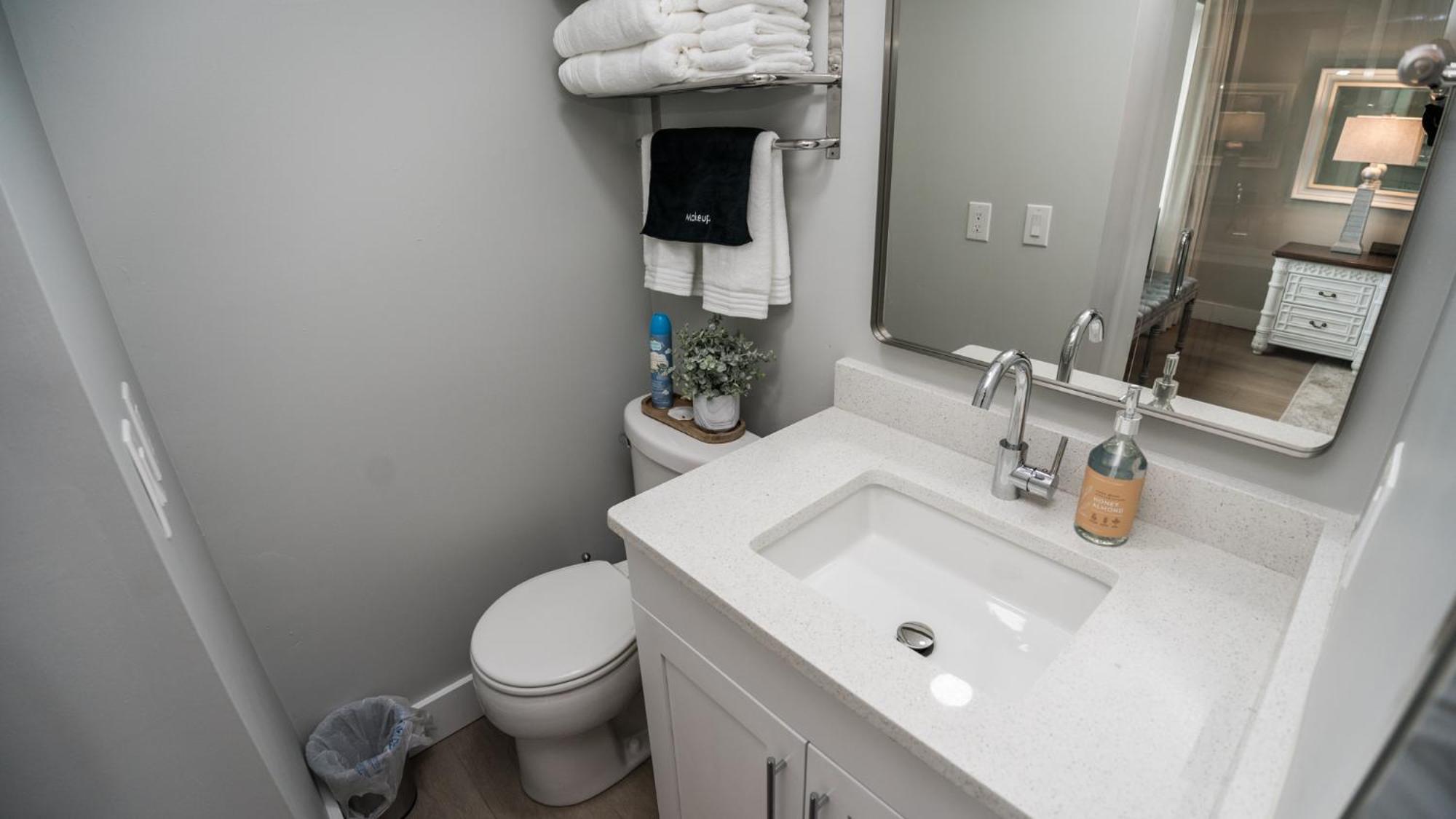 New Rental - 3Br 3Ba Corner Beachfront - 2024 Remodel - 3 Pools, Tiki Hut, Gym, Tennis Panama City Beach Esterno foto