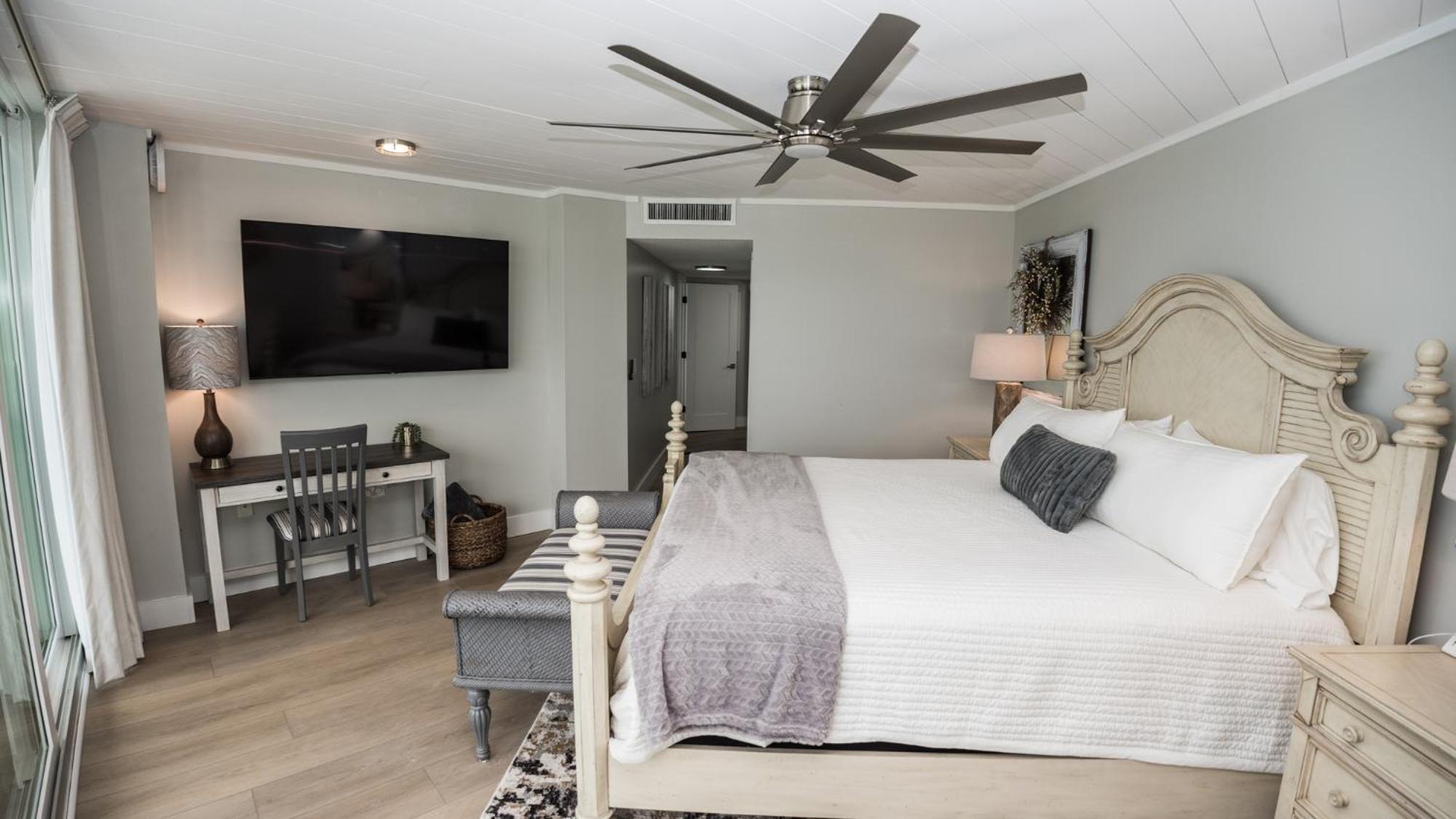 New Rental - 3Br 3Ba Corner Beachfront - 2024 Remodel - 3 Pools, Tiki Hut, Gym, Tennis Panama City Beach Esterno foto
