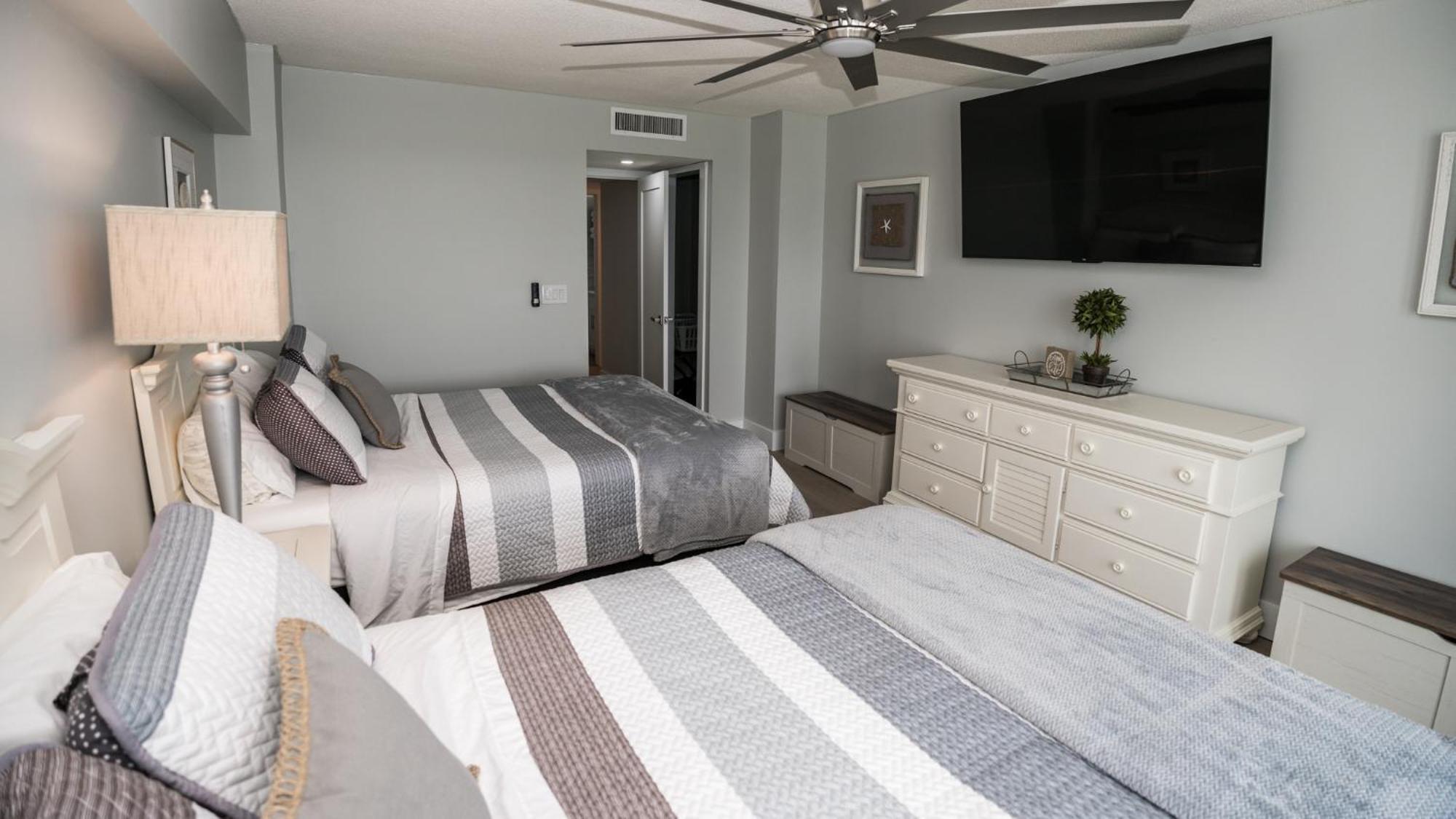 New Rental - 3Br 3Ba Corner Beachfront - 2024 Remodel - 3 Pools, Tiki Hut, Gym, Tennis Panama City Beach Esterno foto
