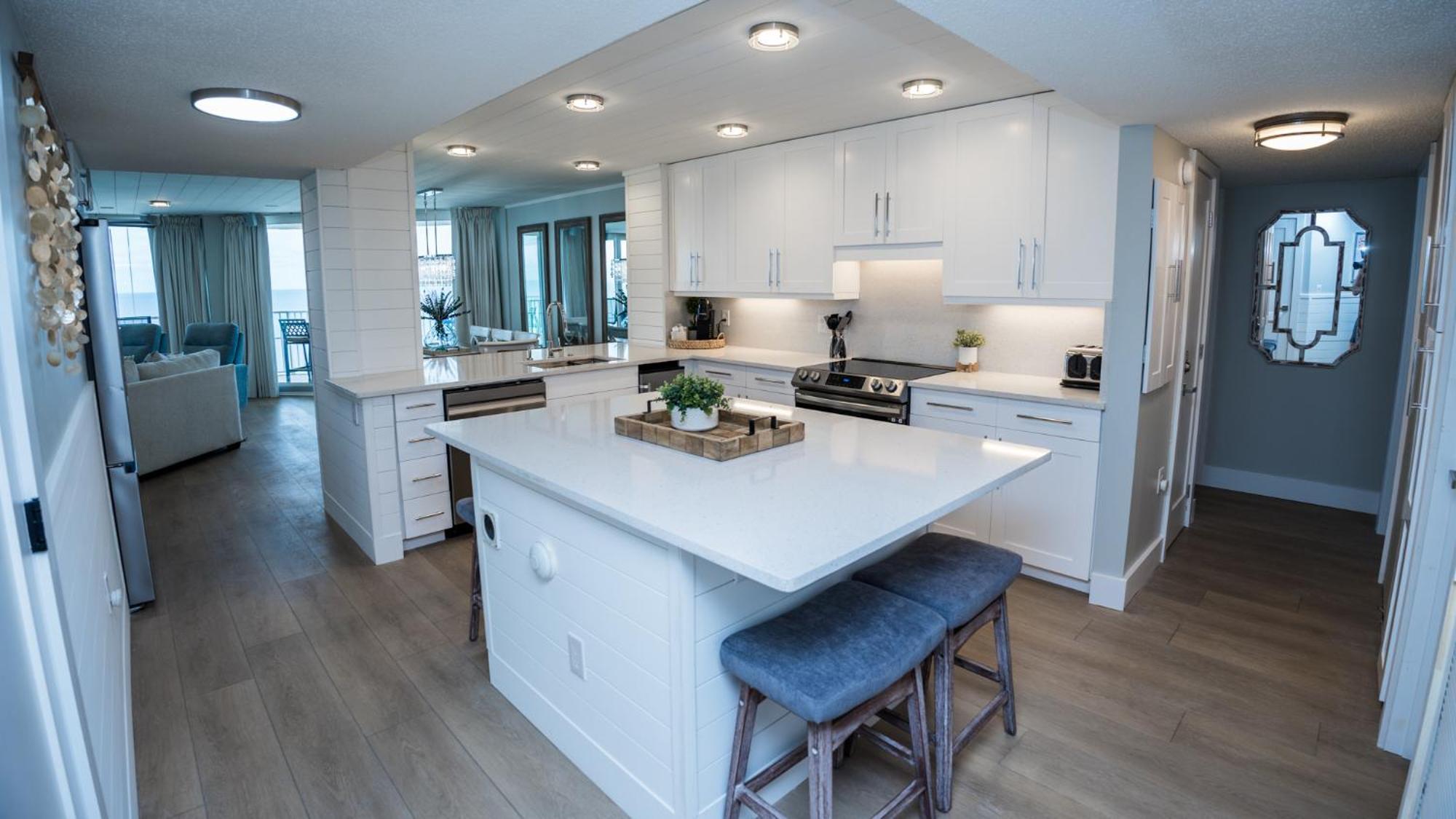 New Rental - 3Br 3Ba Corner Beachfront - 2024 Remodel - 3 Pools, Tiki Hut, Gym, Tennis Panama City Beach Esterno foto