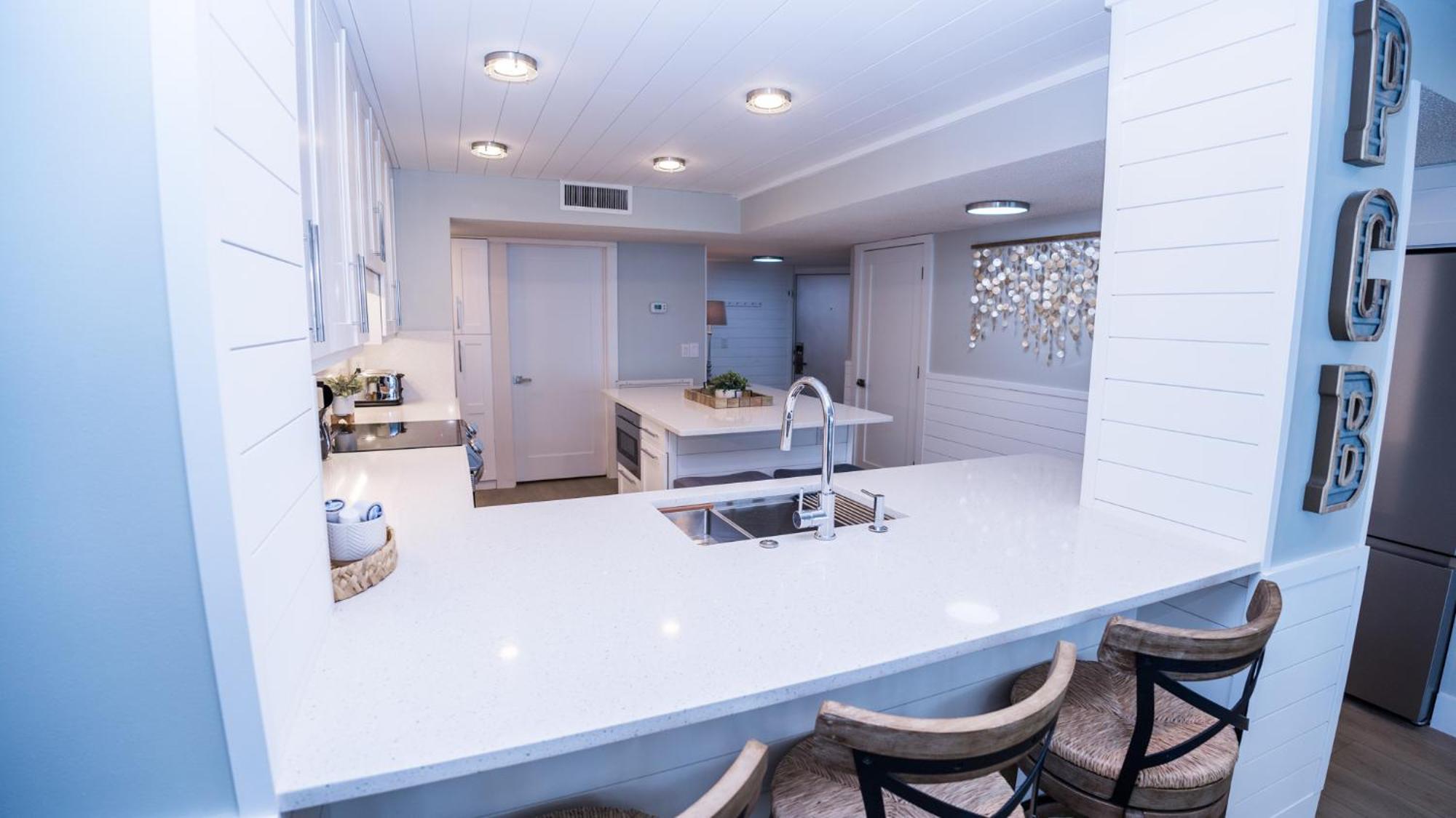 New Rental - 3Br 3Ba Corner Beachfront - 2024 Remodel - 3 Pools, Tiki Hut, Gym, Tennis Panama City Beach Esterno foto