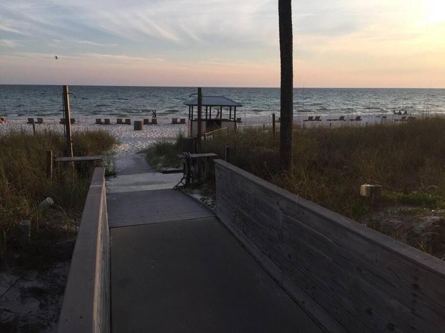 New Rental - 3Br 3Ba Corner Beachfront - 2024 Remodel - 3 Pools, Tiki Hut, Gym, Tennis Panama City Beach Esterno foto